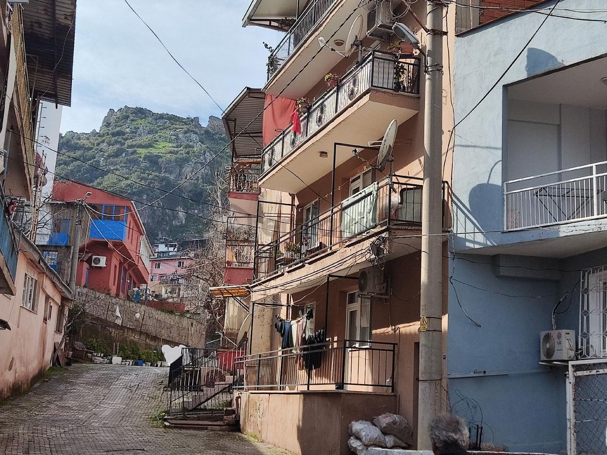 Sahibinden Üç Katlı, Her Biri 3+1 Üç Daire Ve Teras Katlı Bin - 10