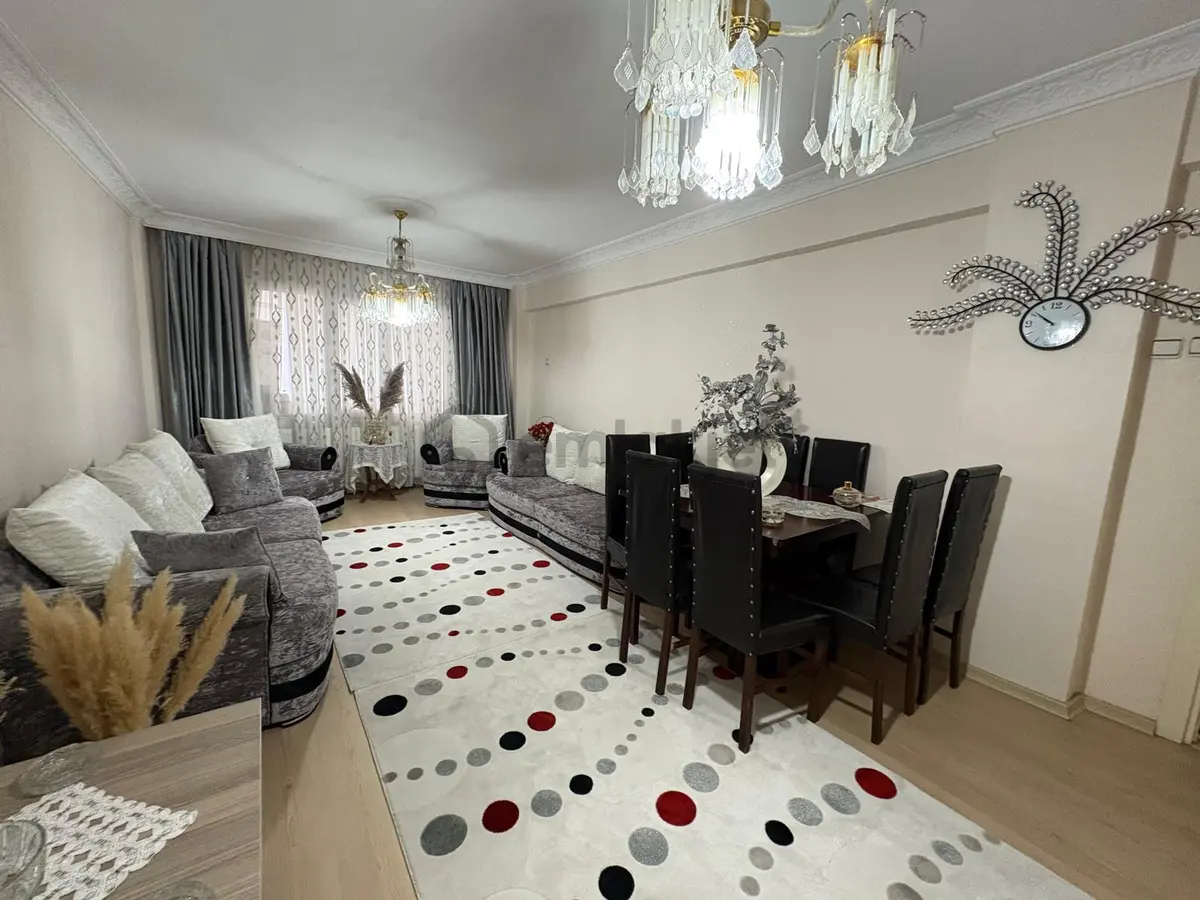 Kazımdirik Mahallesinde 3+1 Kapalı Mutfak Yenilenmiş Daire - 18