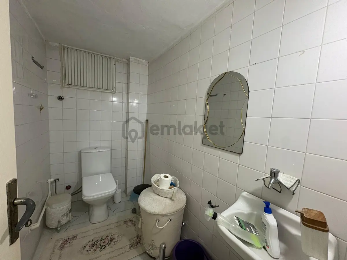 Kazımdirik Mahallesinde 3+1 Kapalı Mutfak Yenilenmiş Daire - 19