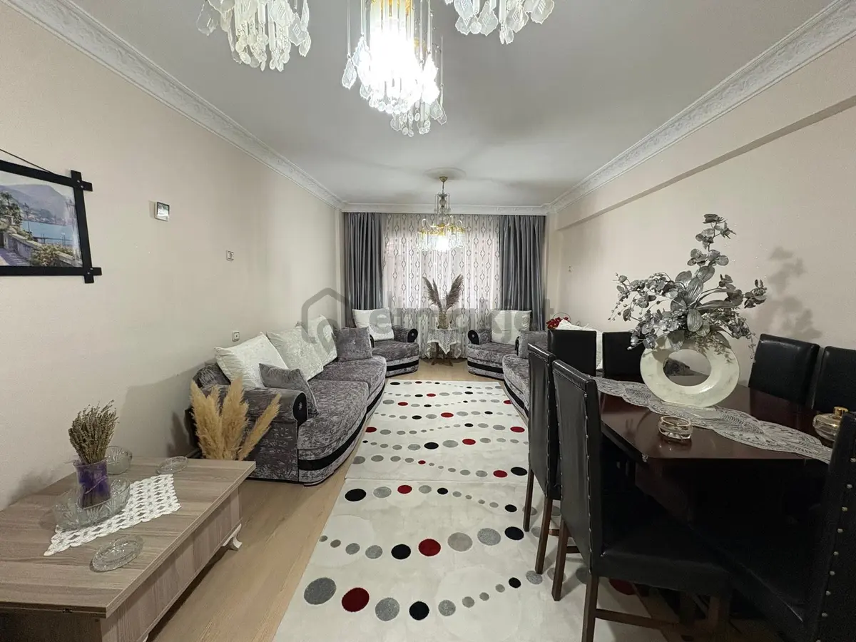 Kazımdirik Mahallesinde 3+1 Kapalı Mutfak Yenilenmiş Daire - 5