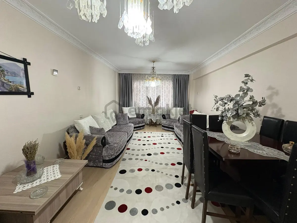 Kazımdirik Mahallesinde 3+1 Kapalı Mutfak Yenilenmiş Daire - 6