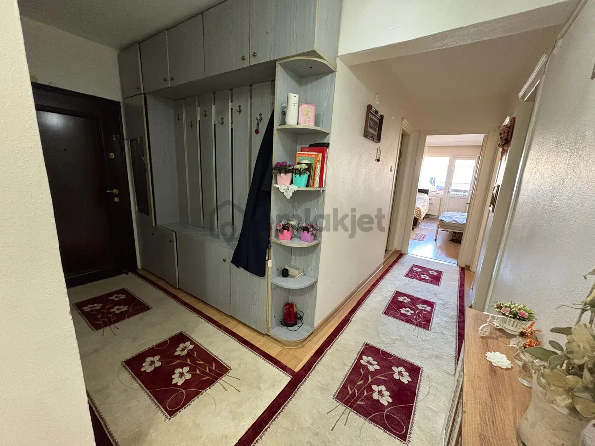 Kazımdirik Mahallesinde 3+1 Kapalı Mutfak Yenilenmiş Daire - 23