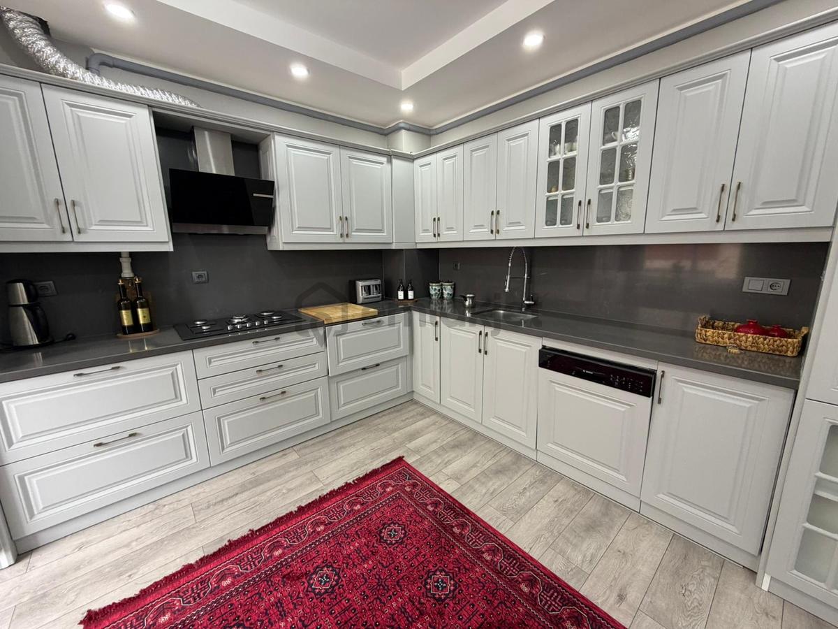 Şehir Merkezin'de Eşyalı Satılık Daire - 4