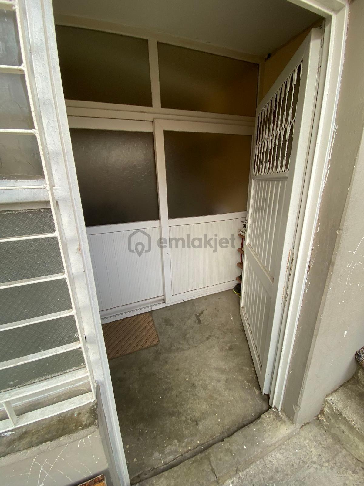 Tellidere Mahallesinde 2,5k - 8