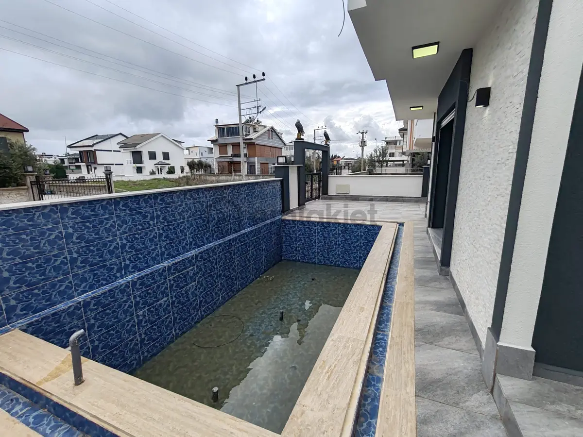 Didim'de 4+1 Denize 500m Yakın Müstakil Villa Ebeveyn Banyolu - 4