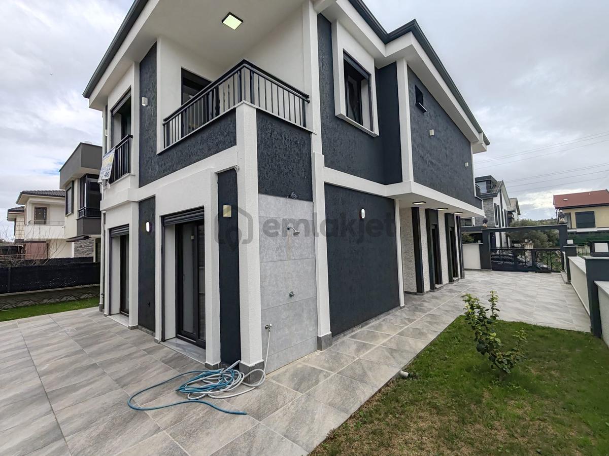 Didim'de 4+1 Denize 500m Yakın Müstakil Villa Ebeveyn Banyolu - 7