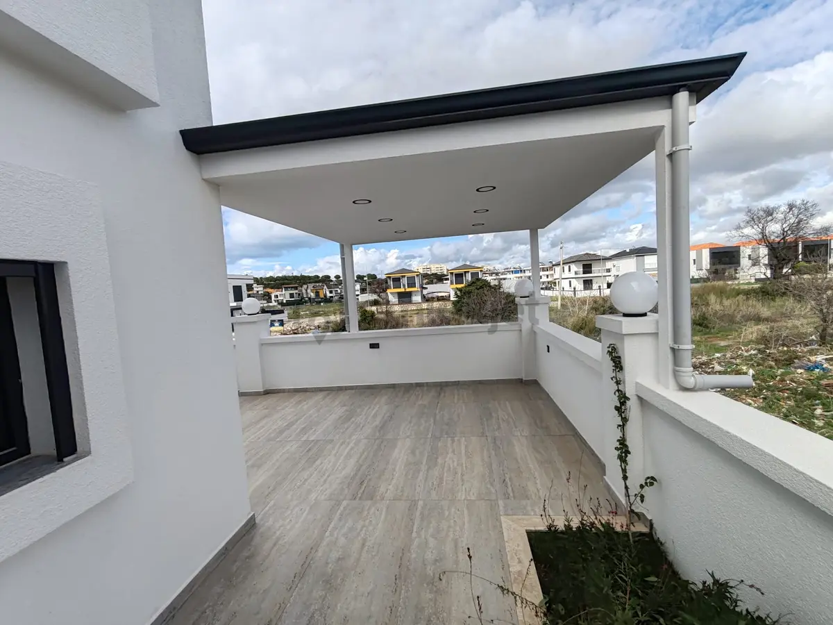 Didim'de 3+1 Satılık Villa Lüks, Havuzlu Otoparklı - 8