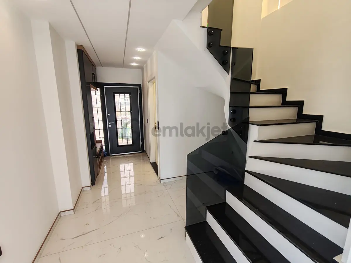 Didim'de 3+1 Satılık Villa Lüks, Havuzlu Otoparklı - 24