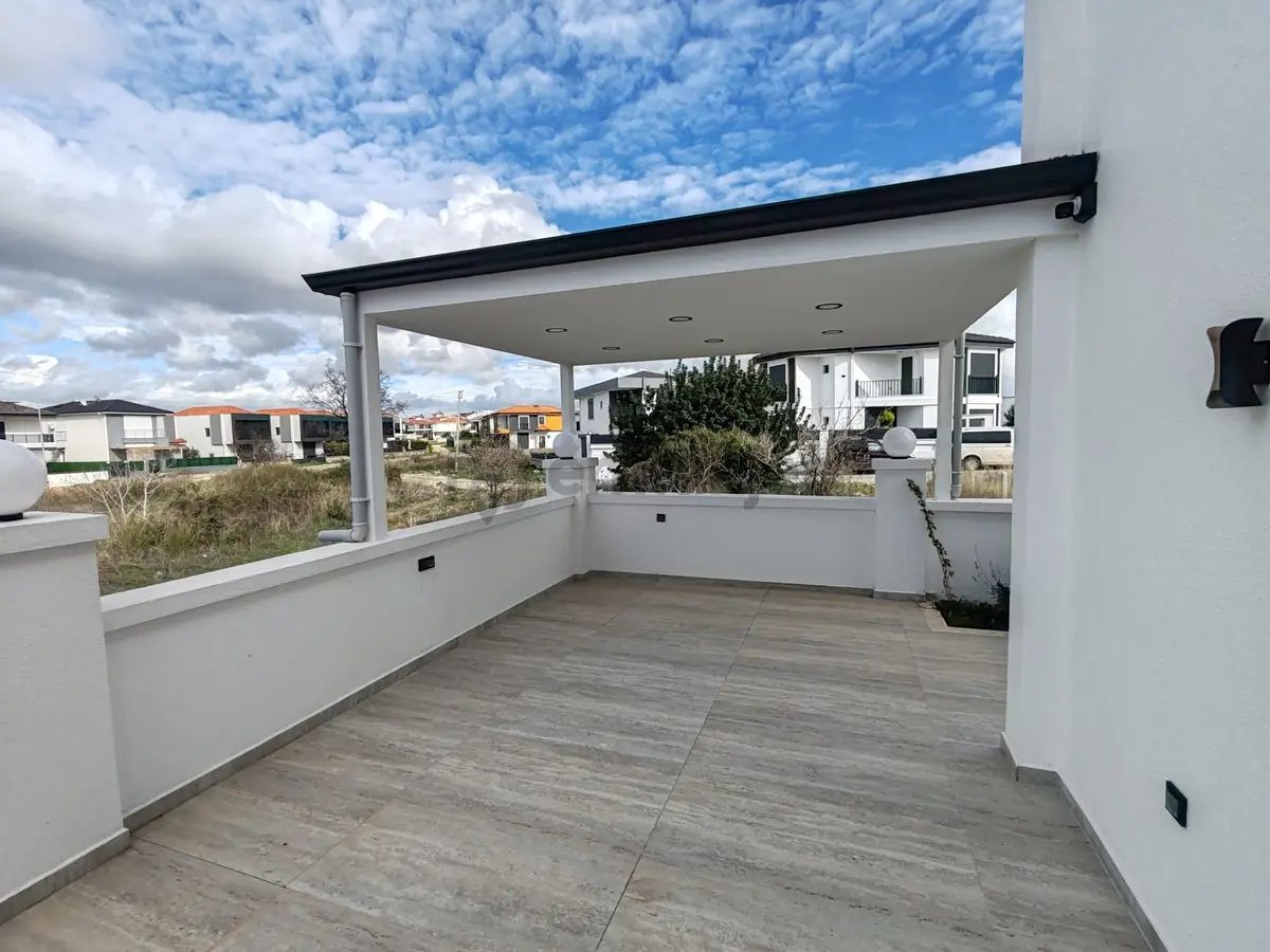 Didim'de 3+1 Satılık Villa Lüks, Havuzlu Otoparklı - 9