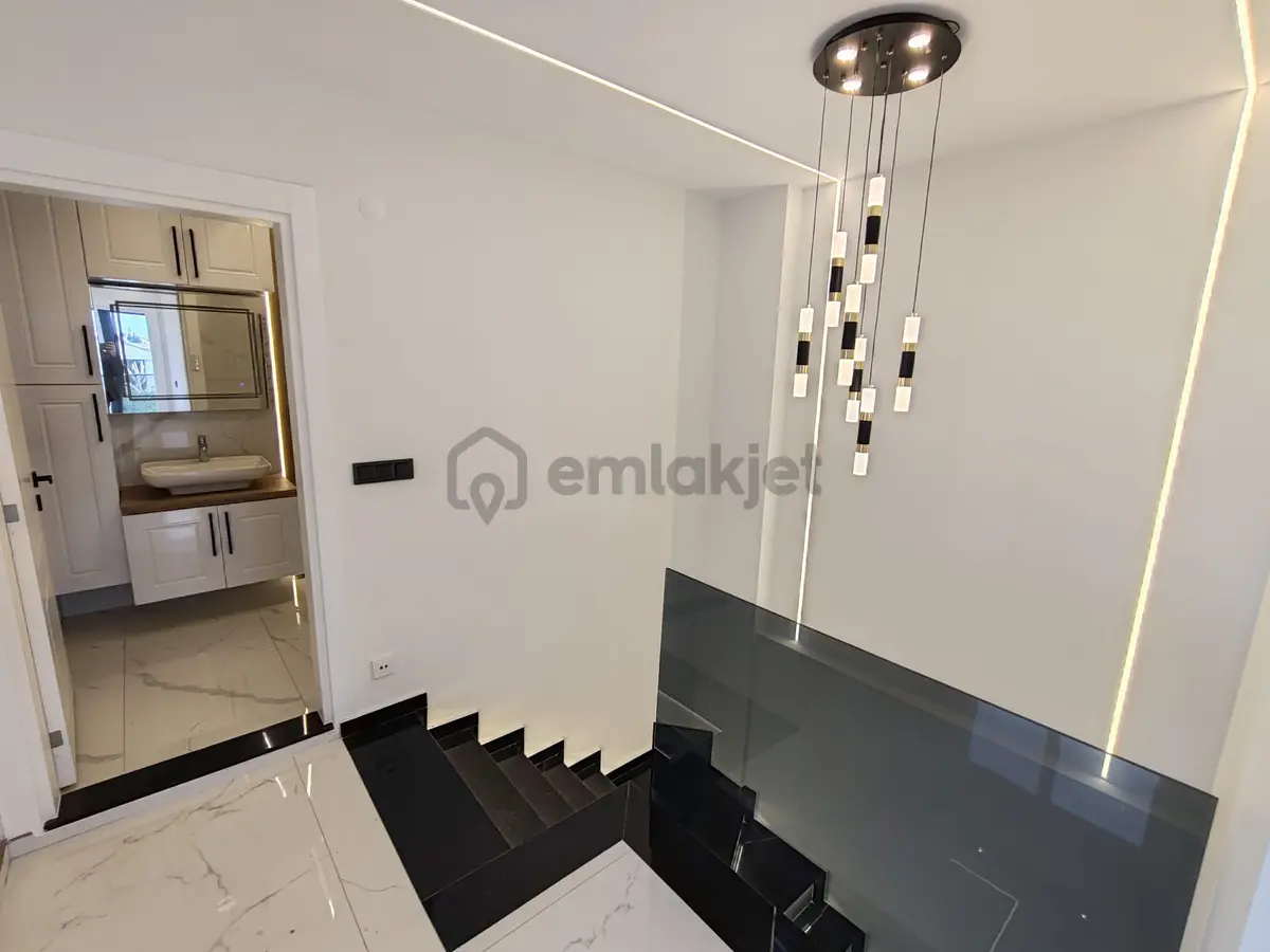 Didim'de 3+1 Satılık Villa Lüks, Havuzlu Otoparklı - 26