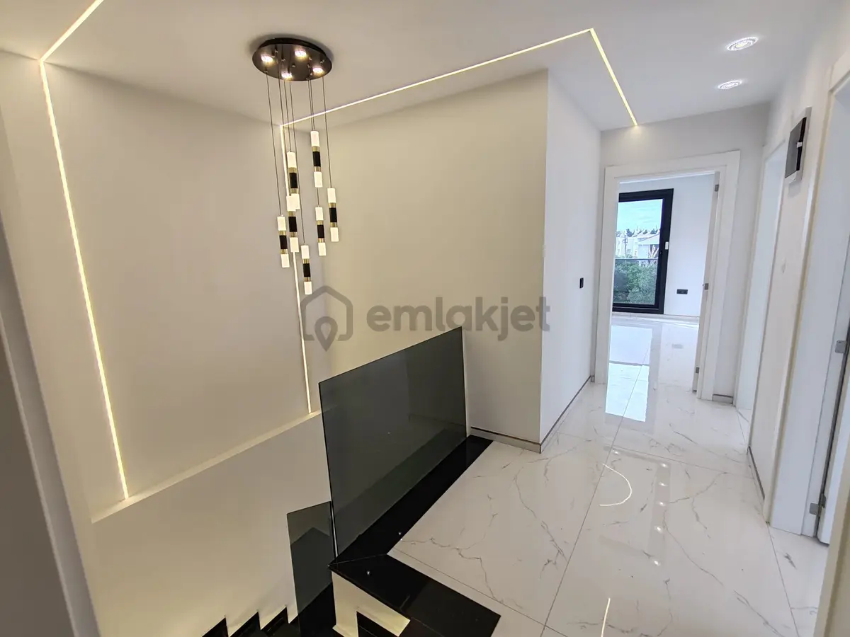 Didim'de 3+1 Satılık Villa Lüks, Havuzlu Otoparklı - 25