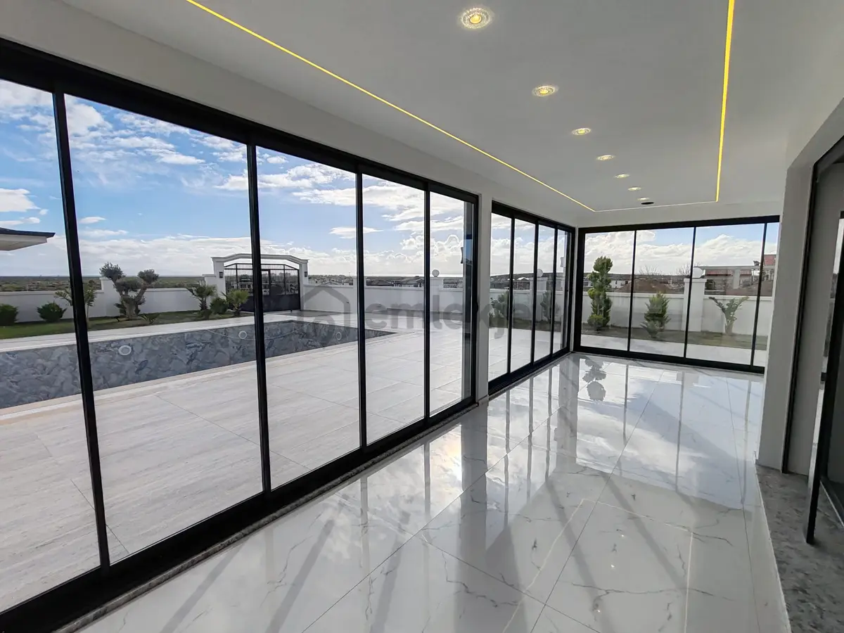 Didim Merkezde 4+1 Lüks Villa 600m2 Arsa İçinde - 16