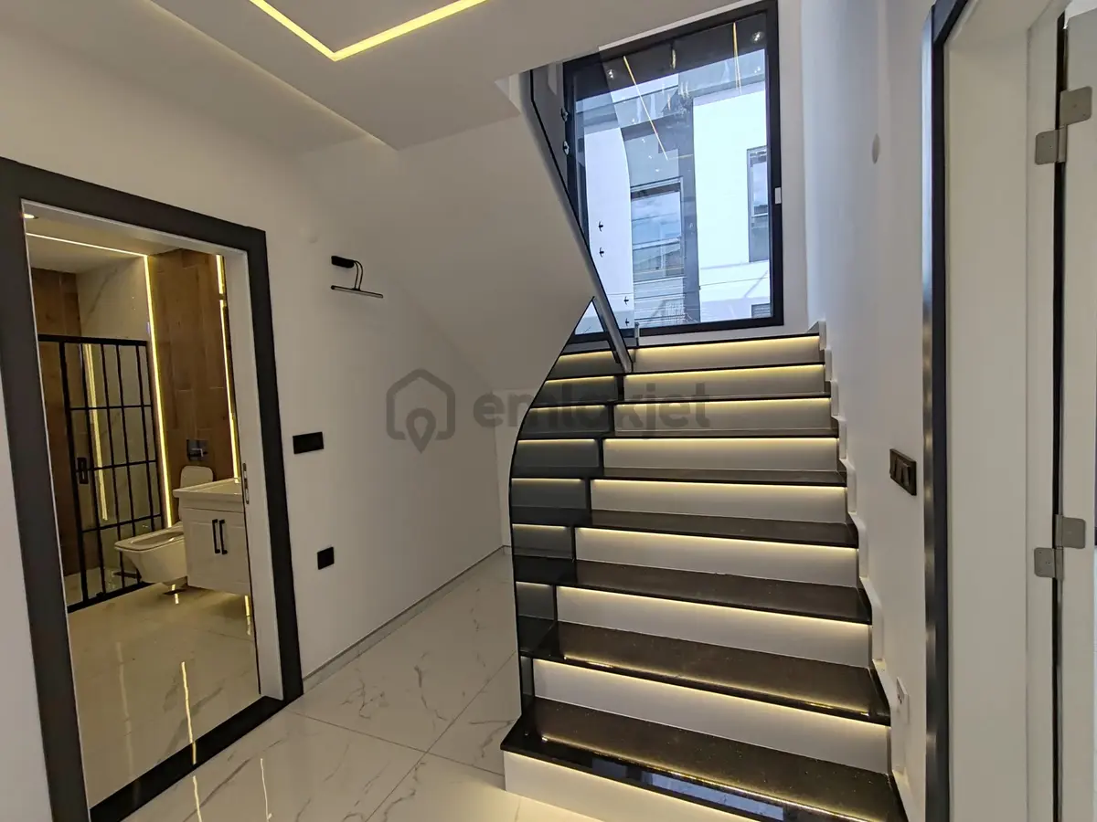 Didim Merkezde 4+1 Lüks Villa 600m2 Arsa İçinde - 20