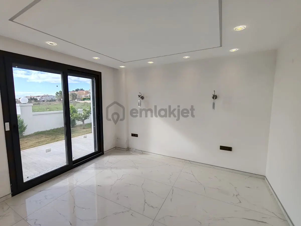 Didim Merkezde 4+1 Lüks Villa 600m2 Arsa İçinde - 17