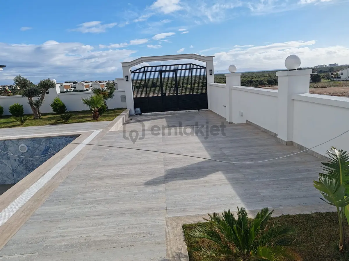 Didim Merkezde 4+1 Lüks Villa 600m2 Arsa İçinde - 5
