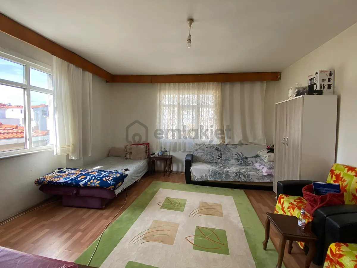 Remax'tan Bahçelievler'de Satılık 2+1 Hisseli Daire - 3