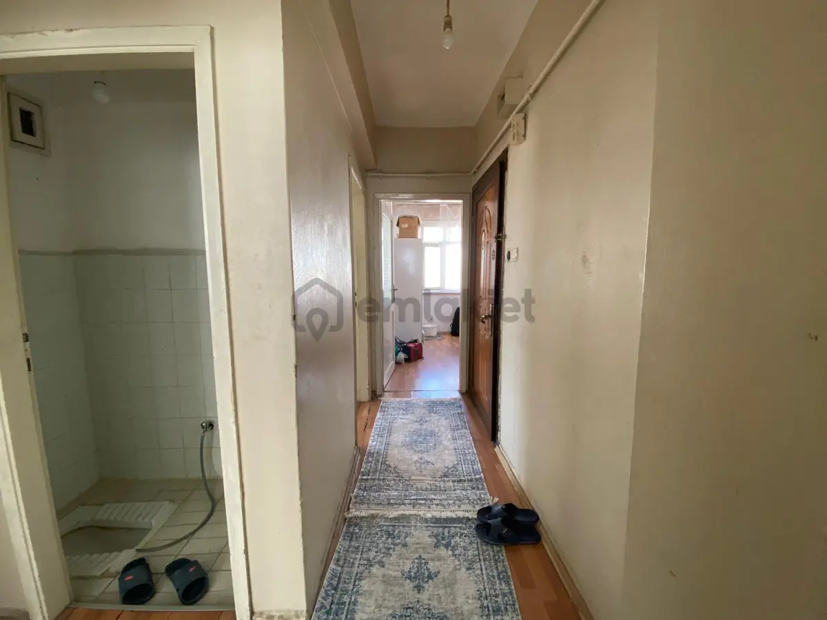 Remax'tan Bahçelievler'de Satılık 2+1 Hisseli Daire - 8