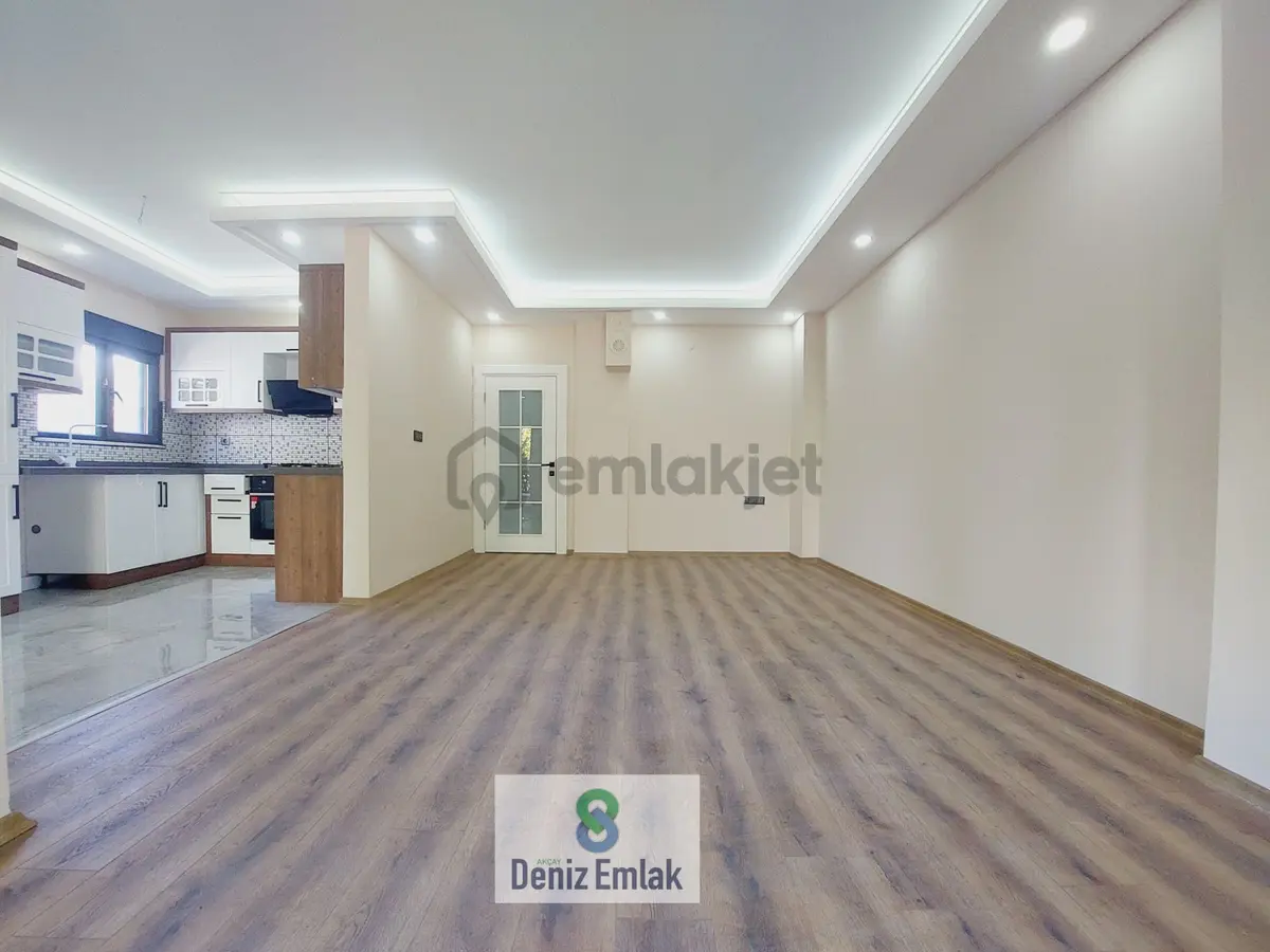 Denizden Akçayda Lüx Tasarım Geniş Verandalı Satılık 4+1 Tripleks Villa. - 19