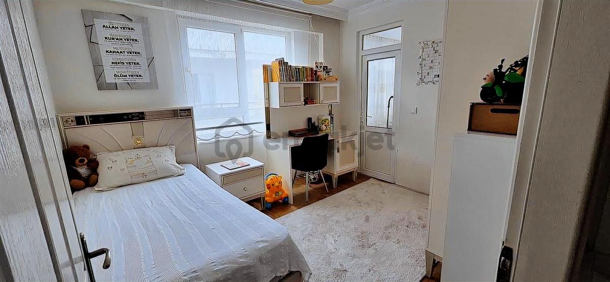 Kadıpaşa'da Acil Satılık 2+1 Ayrı Mutfak Geniş Daire - 3