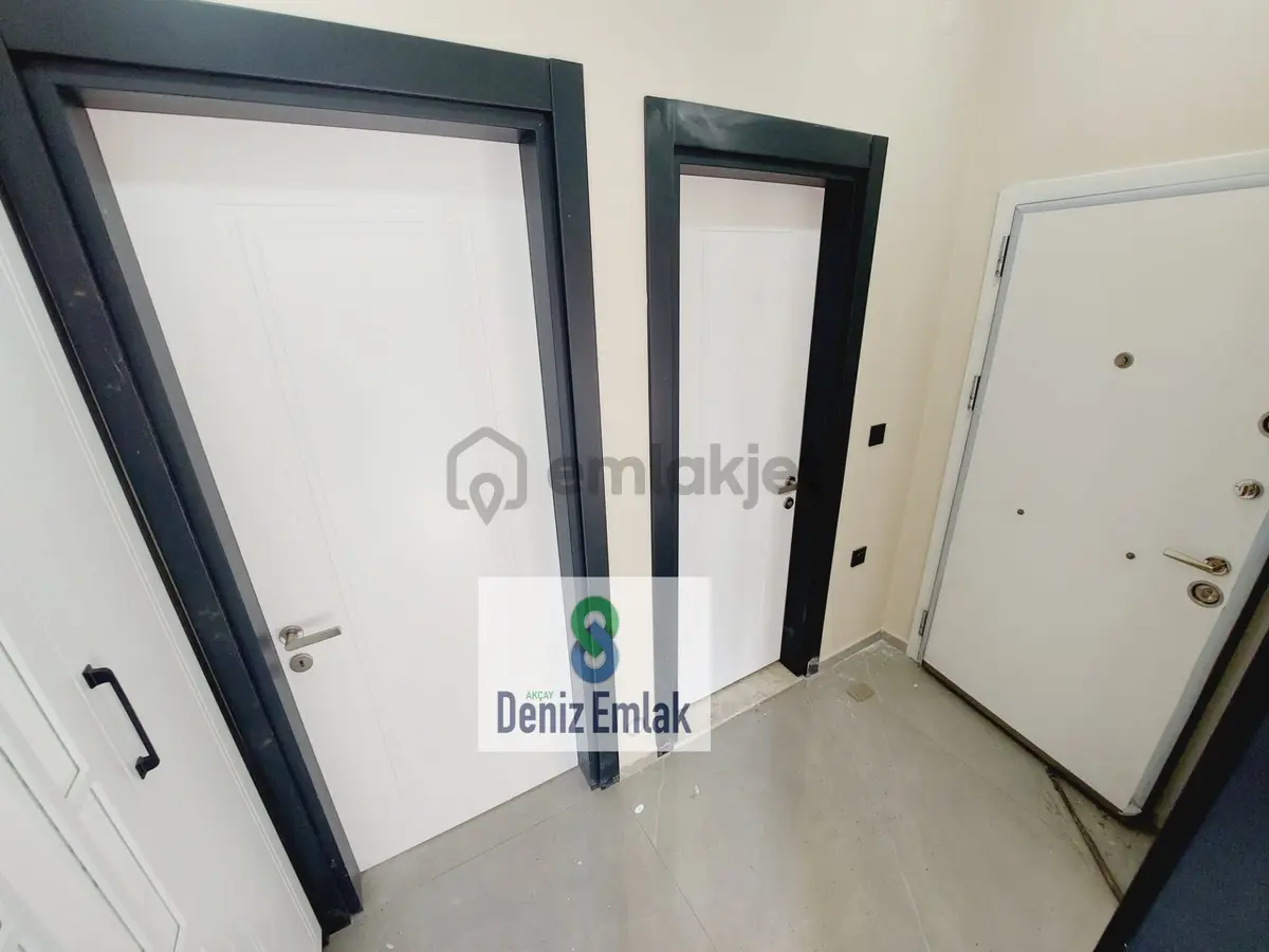 Denizden Akçayda Öncephe Geniş Balkonlu Satılık 2+1 Daire. - 27