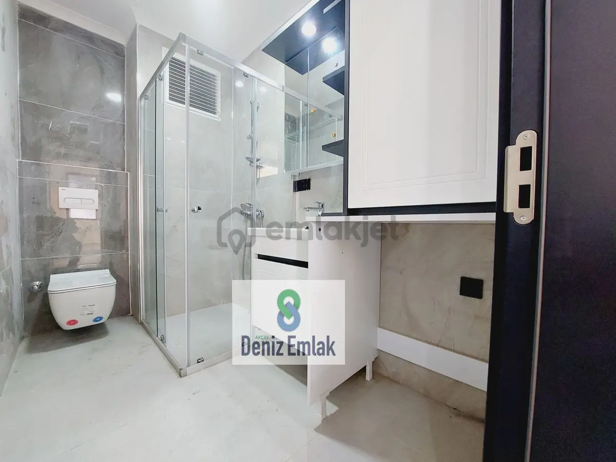 Denizden Akçayda Öncephe Geniş Balkonlu Satılık 2+1 Daire. - 18
