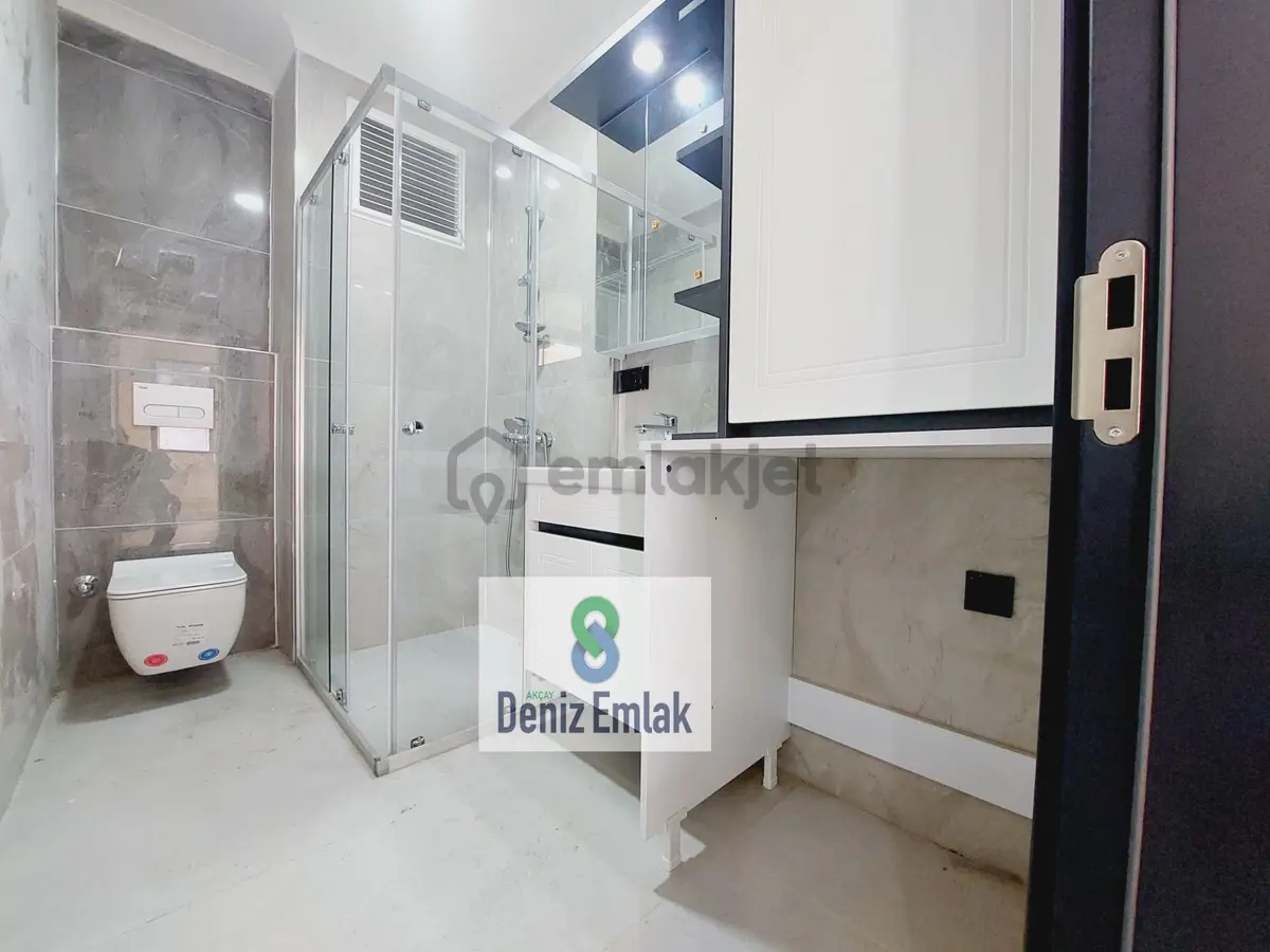 Denizden Akçayda Öncephe Geniş Balkonlu Satılık 2+1 Daire. - 11
