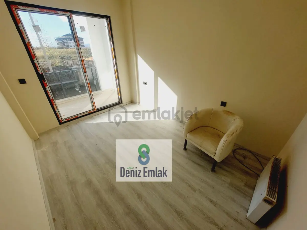 Denizden Akçayda Öncephe Geniş Balkonlu Satılık 2+1 Daire. - 17
