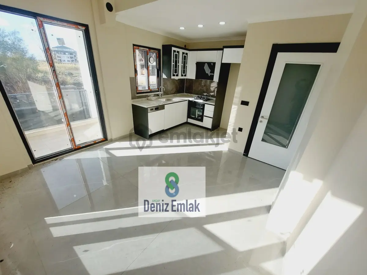 Denizden Akçayda Öncephe Geniş Balkonlu Satılık 2+1 Daire. - 19