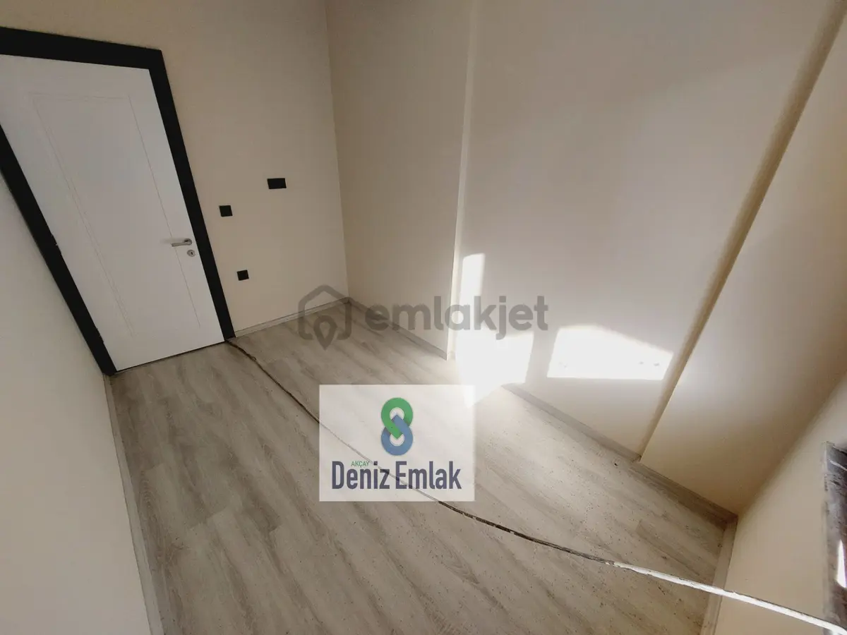 Denizden Akçayda Öncephe Geniş Balkonlu Satılık 2+1 Daire. - 23