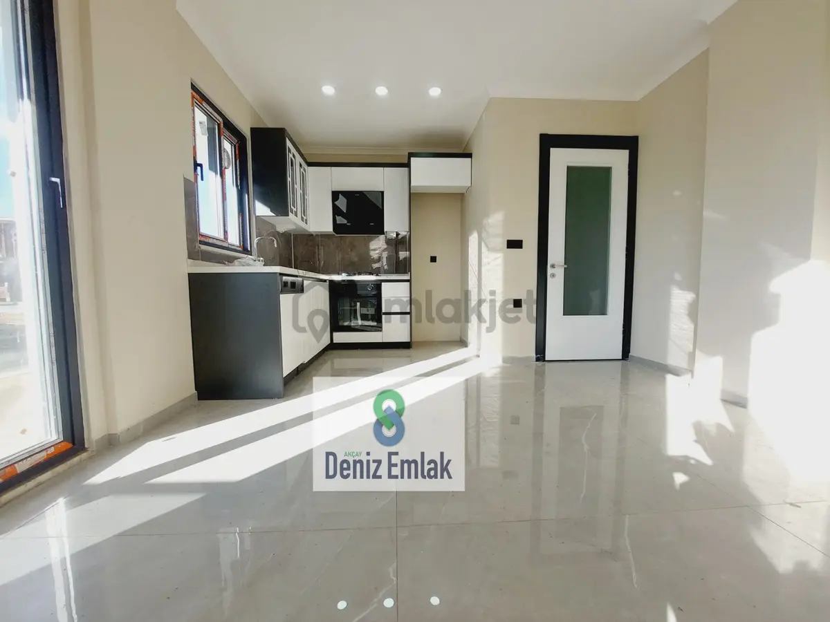 Denizden Akçayda Öncephe Geniş Balkonlu Satılık 2+1 Daire. - 25
