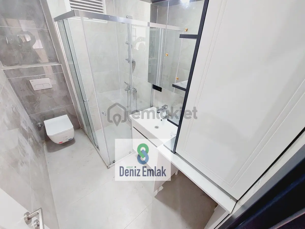 Denizden Akçayda Öncephe Geniş Balkonlu Satılık 2+1 Daire. - 28