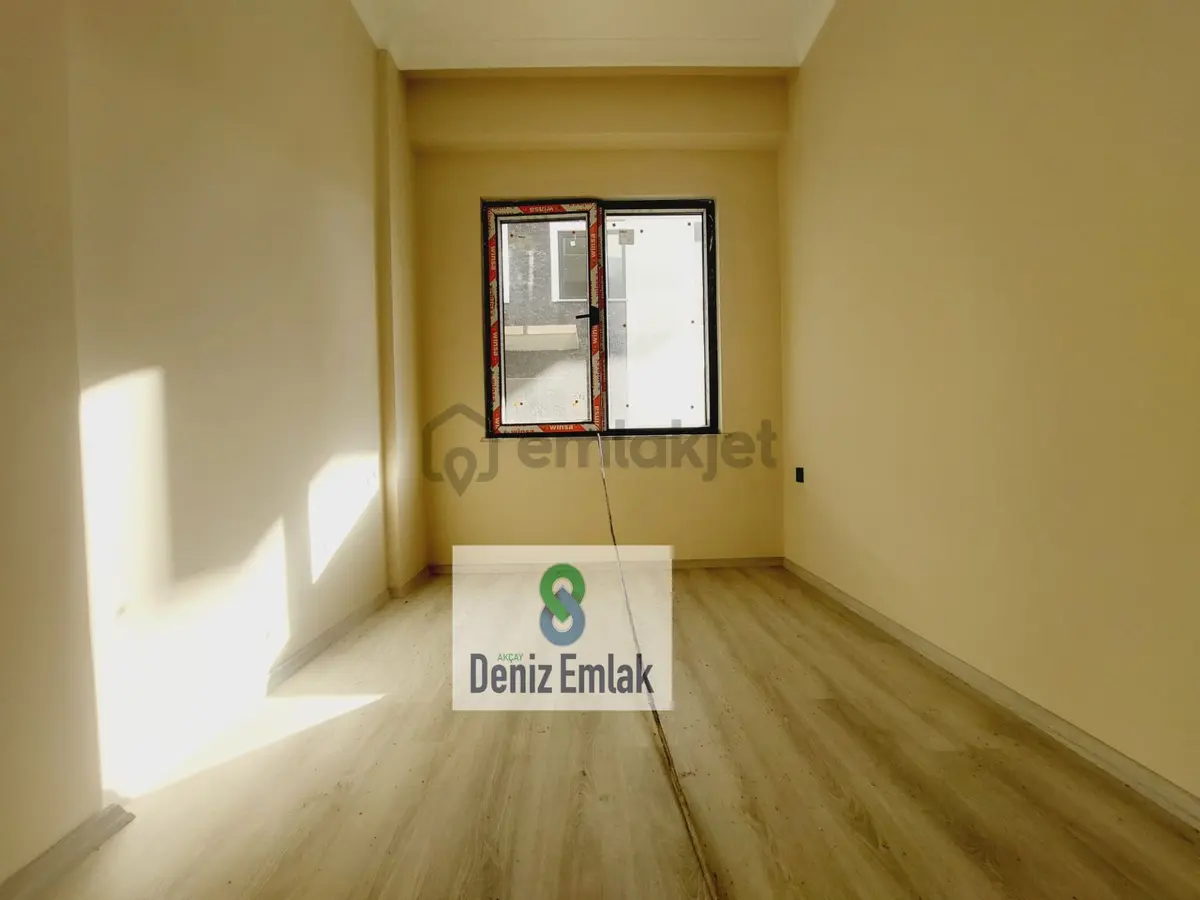 Denizden Akçayda Öncephe Geniş Balkonlu Satılık 2+1 Daire. - 24