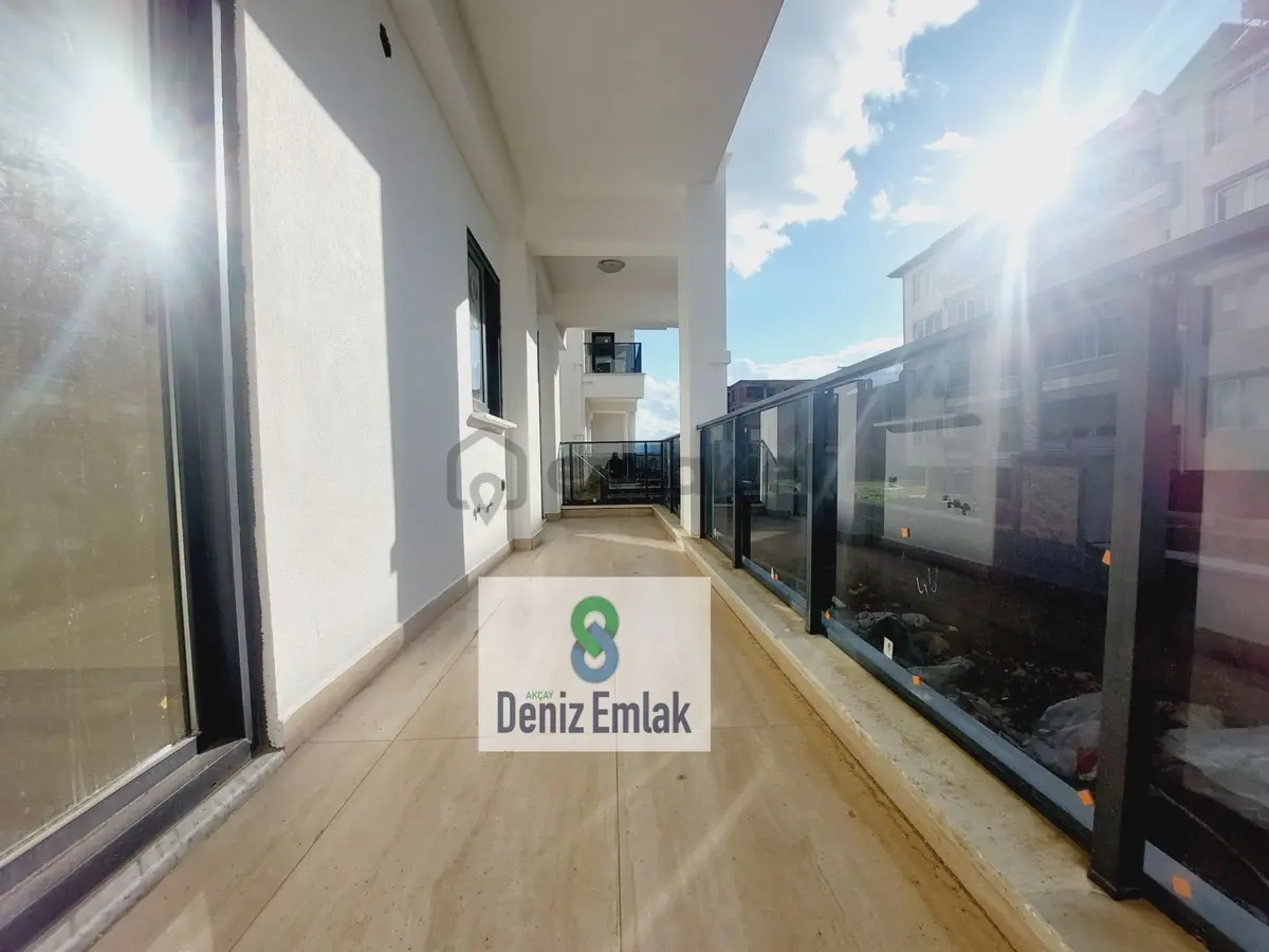 Denizden Akçayda Öncephe Geniş Balkonlu Satılık 2+1 Daire. - 32