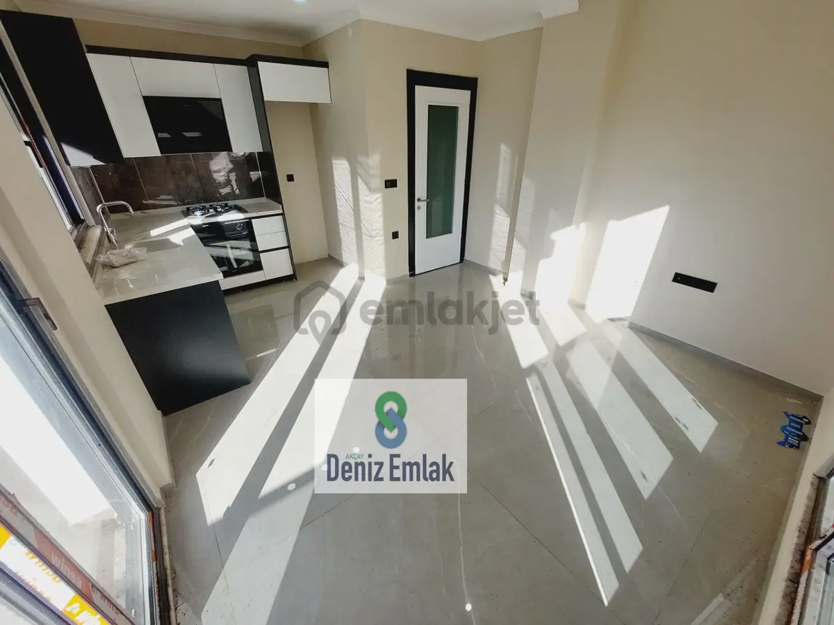 Denizden Akçayda Öncephe Geniş Balkonlu Satılık 2+1 Daire. - 33
