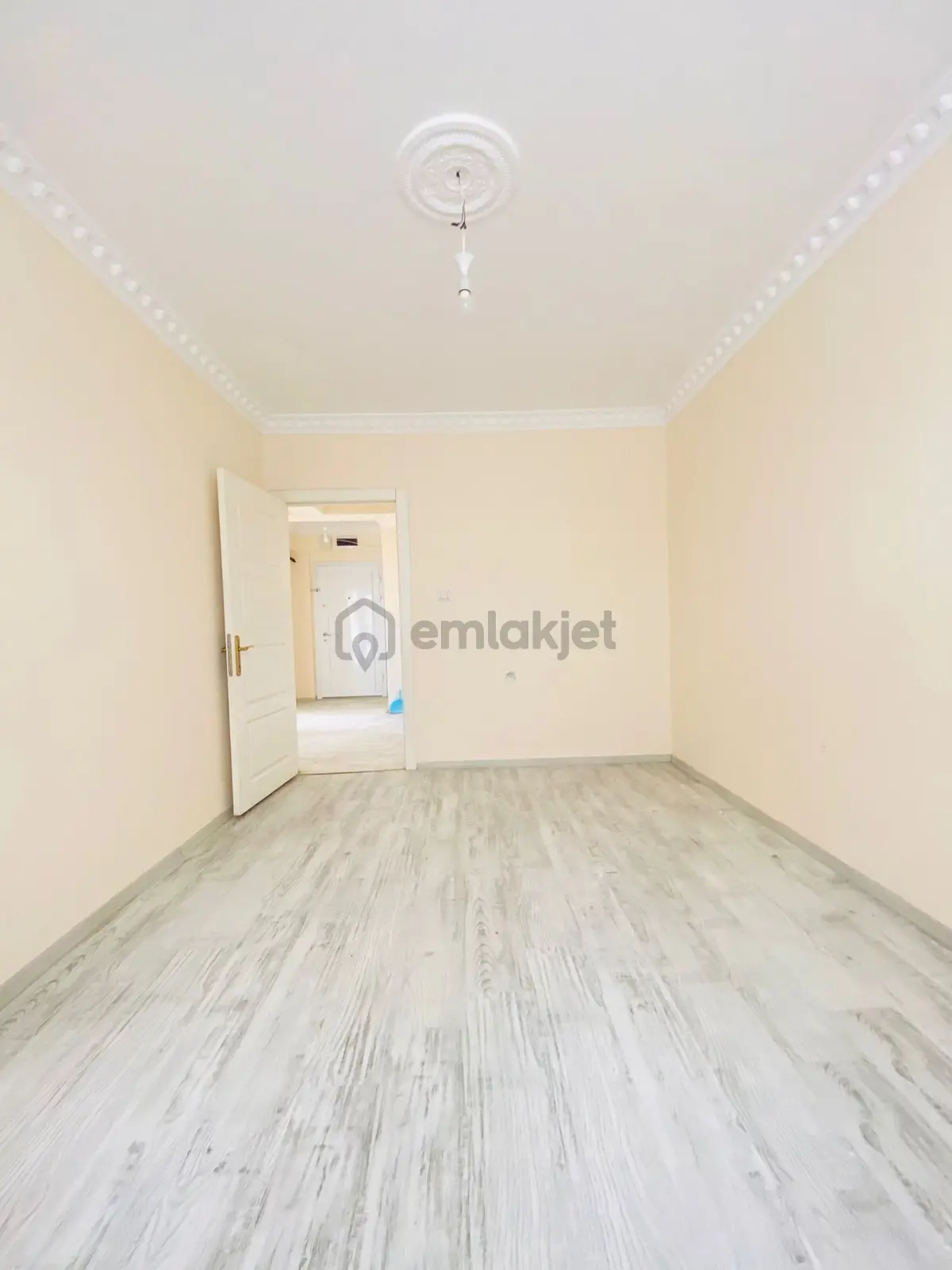 Mutlu'da Vadi Manzaralı 3+1 Asansörlü Ara Kat Satılık Daire !!! - 14