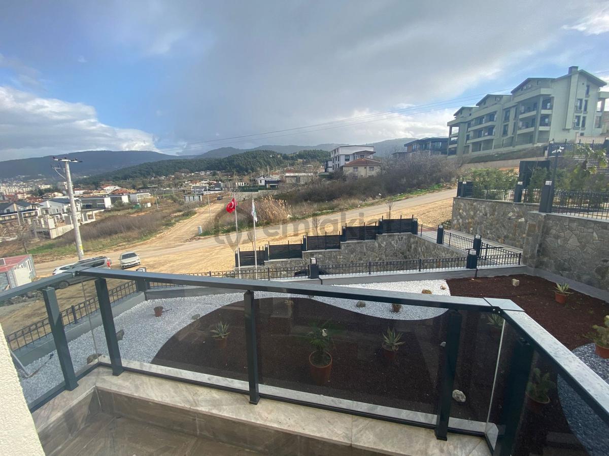 Gümüştepe'de Muhteşem Manzaralı 5+1 Triplex Villa - 31