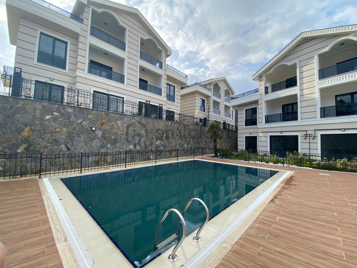Gümüştepe'de Muhteşem Manzaralı 5+1 Triplex Villa - 34