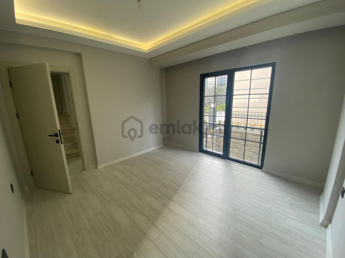 Gümüştepe'de Muhteşem Manzaralı 5+1 Triplex Villa - 19