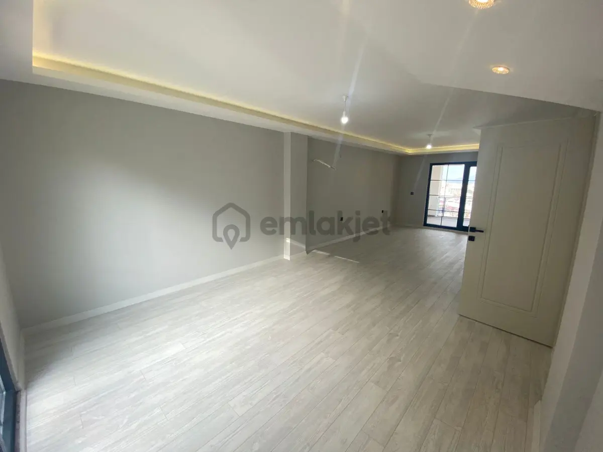Gümüştepe'de Muhteşem Manzaralı 5+1 Triplex Villa - 9