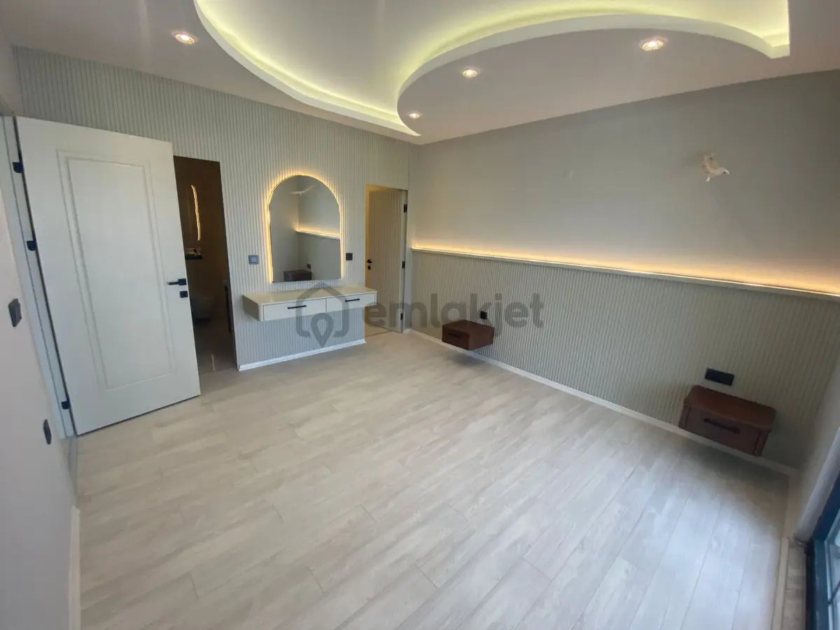 Gümüştepe'de Muhteşem Manzaralı 5+1 Triplex Villa - 16