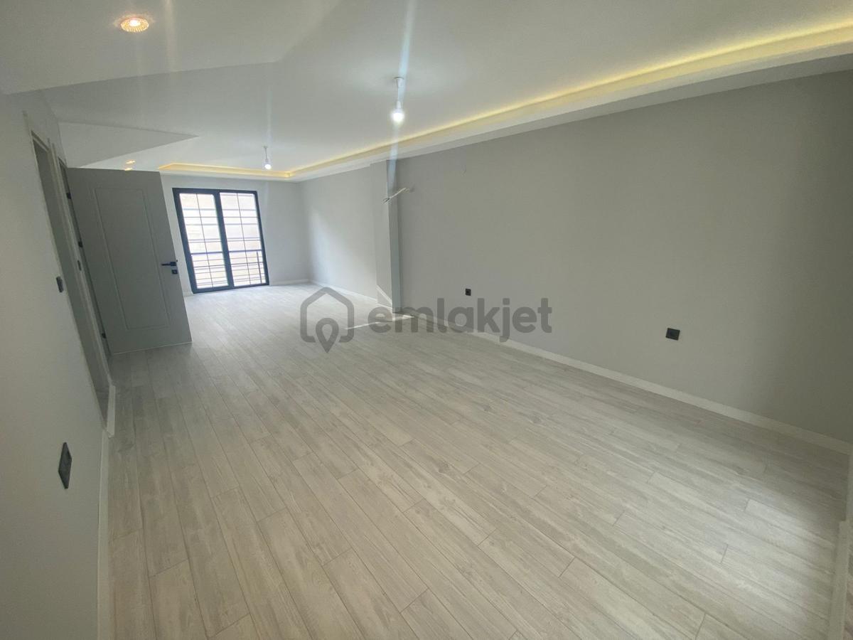 Gümüştepe'de Muhteşem Manzaralı 5+1 Triplex Villa - 10