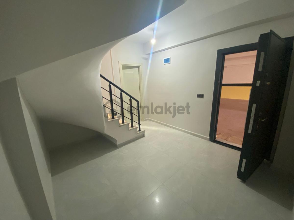 Gümüştepe'de Muhteşem Manzaralı 5+1 Triplex Villa - 28