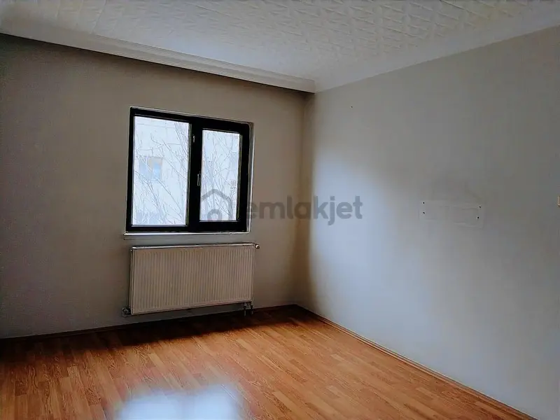 Elvankent Atakent'te Cadde Cephe Satılık 4+1 Teras - 11