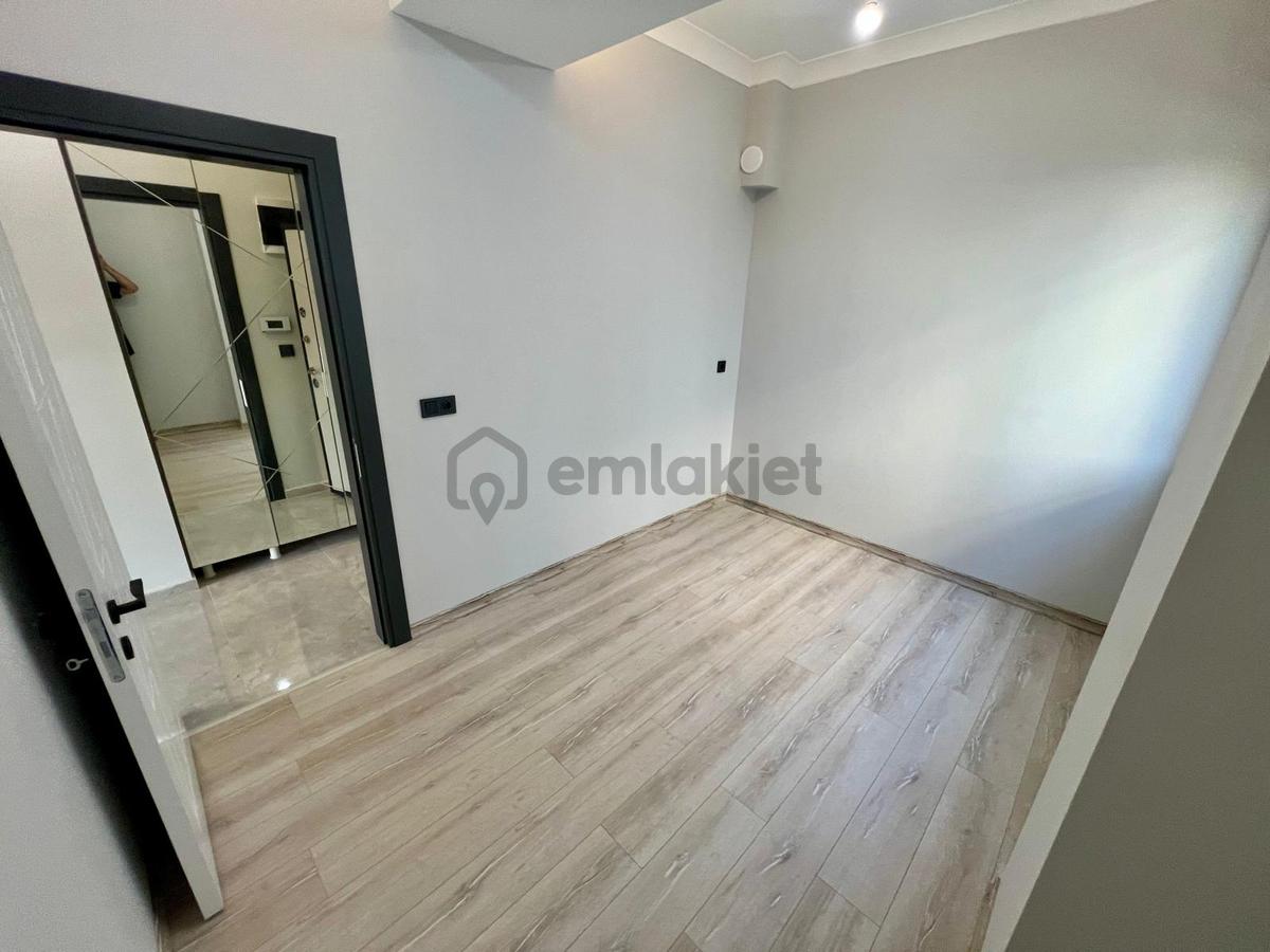 Aras Emlaktan Akçayda Bahçe Kullanımlı Geniş 1+1 Daire - 24