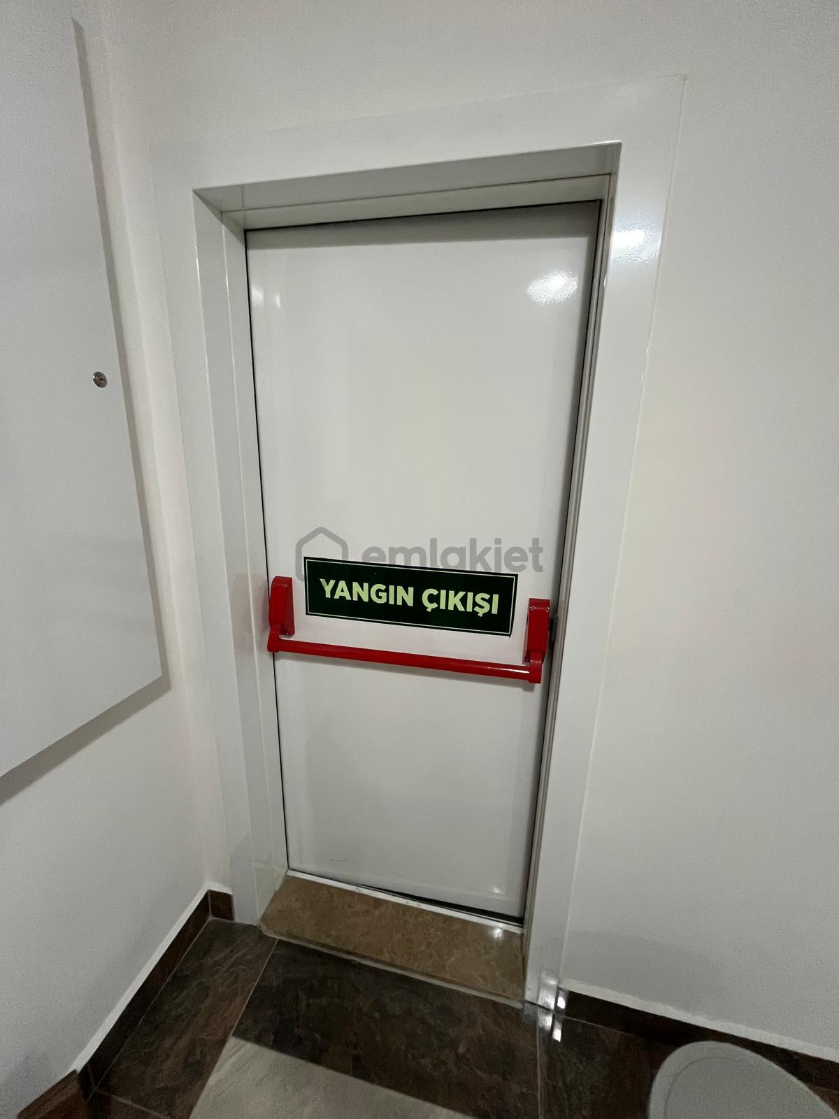 Trabzon Kaşüstü'nde 3+1 Kısmı Eşyalı Satılık Daire - 21