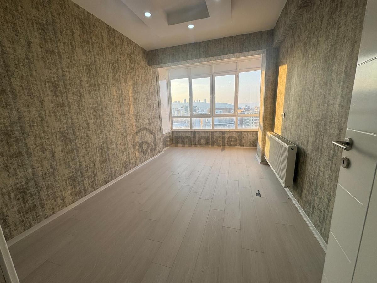 Şenevlerde Satılık 300 M2 7+1 Ultra Lüks Dubleks - 13