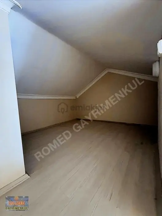 Arnavutköyde Kıralık Çatı Katı - 8