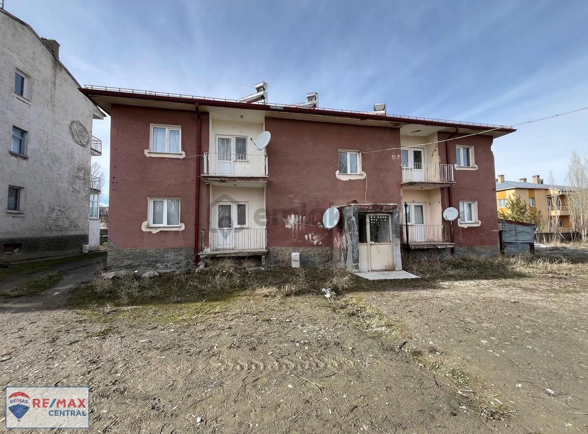 Re/max Central'dan Ulaş Merkez'de Satılık 2+1 Daire - 7