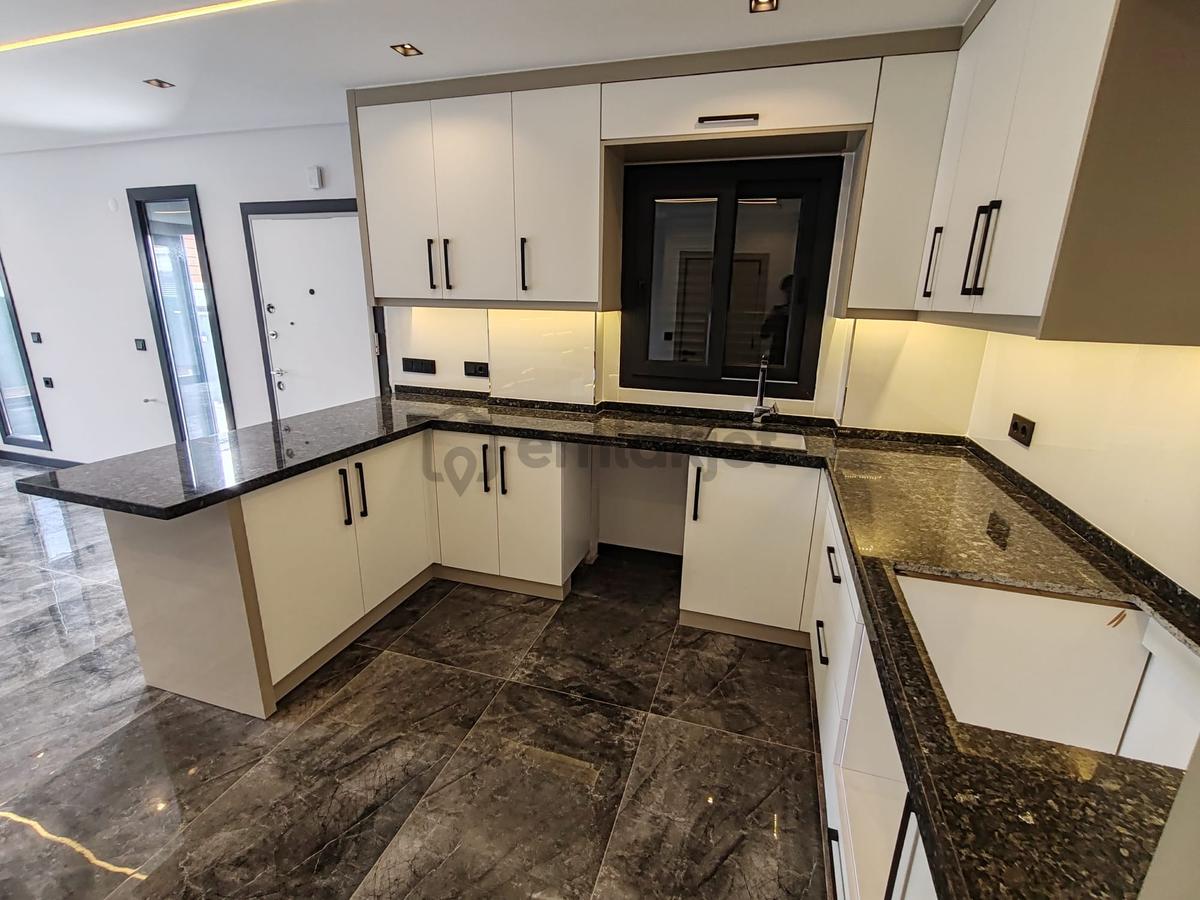 Didimde 3+1 Villa Havuzlu Bahçeli Geniş Salonlu - 11