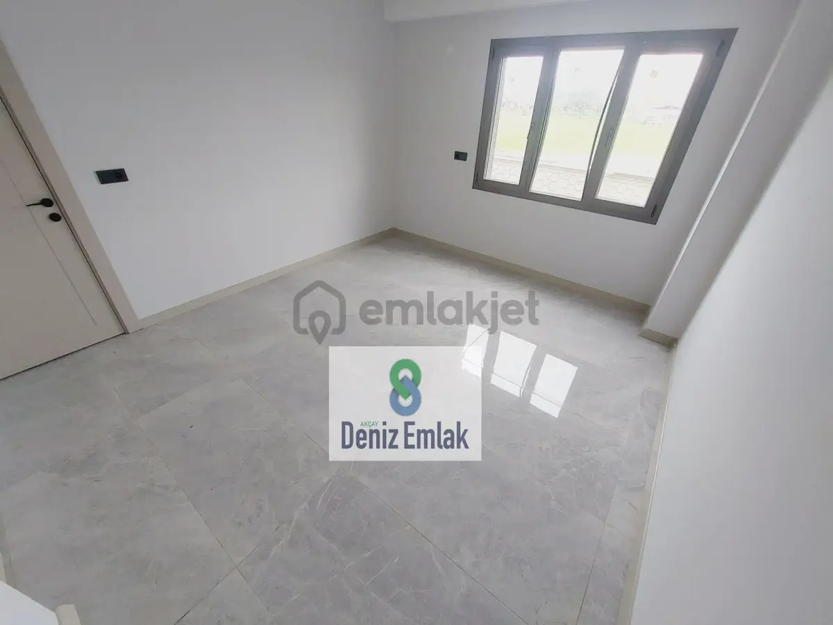 Denizden Akçayda Tam Müstakil Havuzlu Satılık 3+1 Villa. - 11